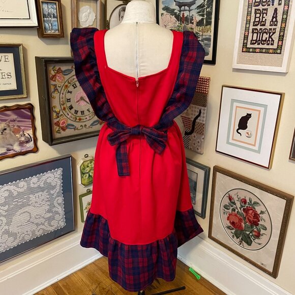 70s Vintage Red & Blue Plaid Polyester Ruffled Pinafore Apron Dress With Pockets - Picture 3 of 3